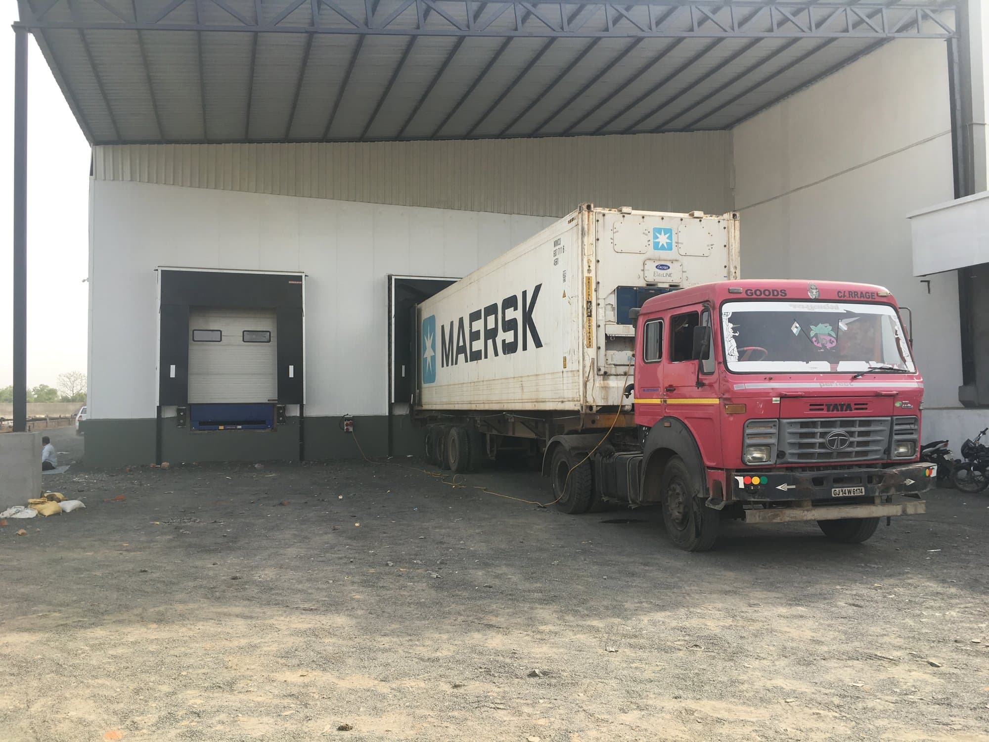 Shipping in operation, on site